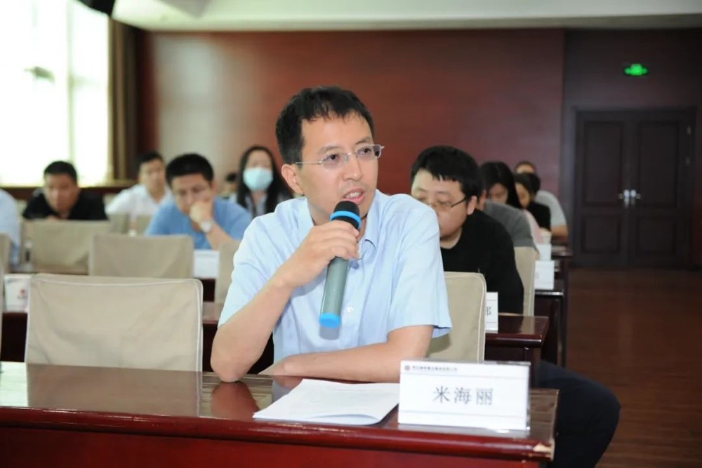 邢臺路橋集團召開內(nèi)控體系建設(shè)培訓(xùn)會