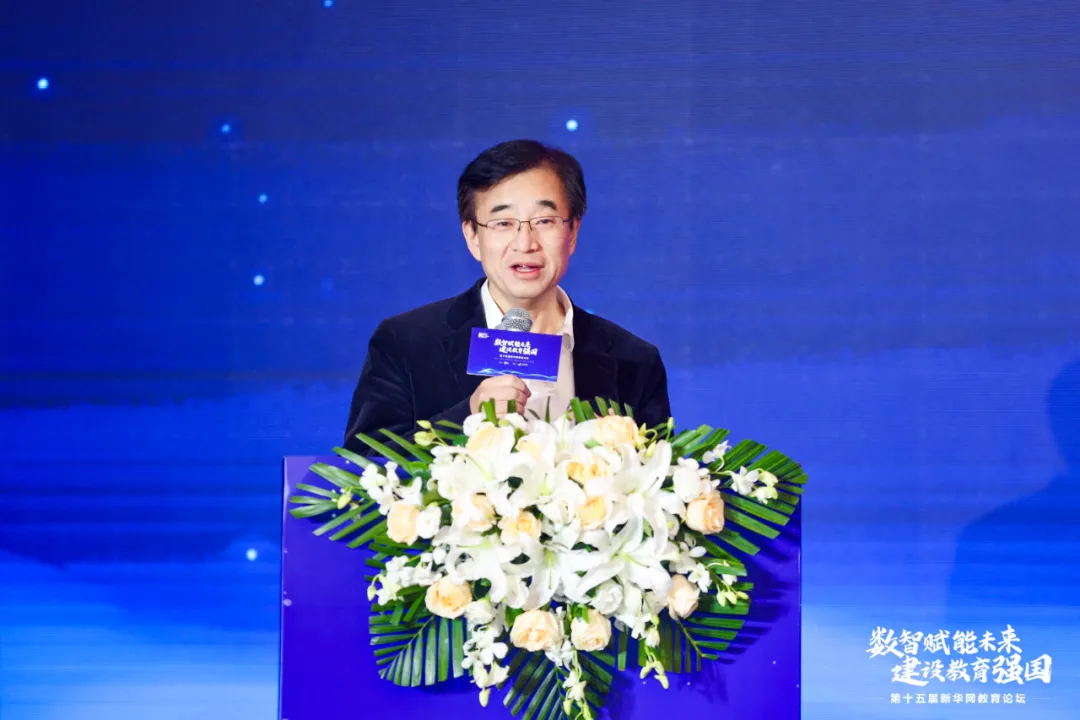 榮耀時刻｜熱烈祝賀首冠教育集團榮獲2024新華網(wǎng)教育論壇“職業(yè)教育企業(yè)及榜樣集團優(yōu)秀案例”兩項大獎！