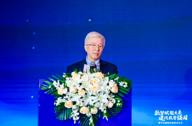 榮耀時刻｜熱烈祝賀首冠教育集團榮獲2024新華網(wǎng)教育論壇“職業(yè)教育企業(yè)及榜樣集團優(yōu)秀案例”兩項大獎！